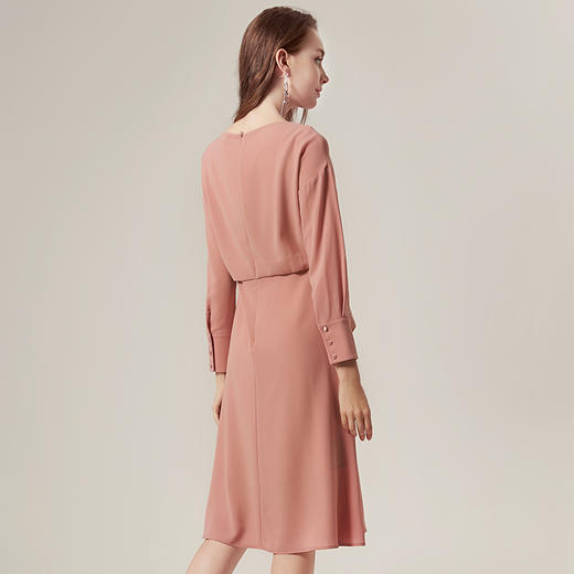 EITIE爱特爱品牌女装时尚气质圆领九分袖中裙纯色连衣裙5807511 商品图4