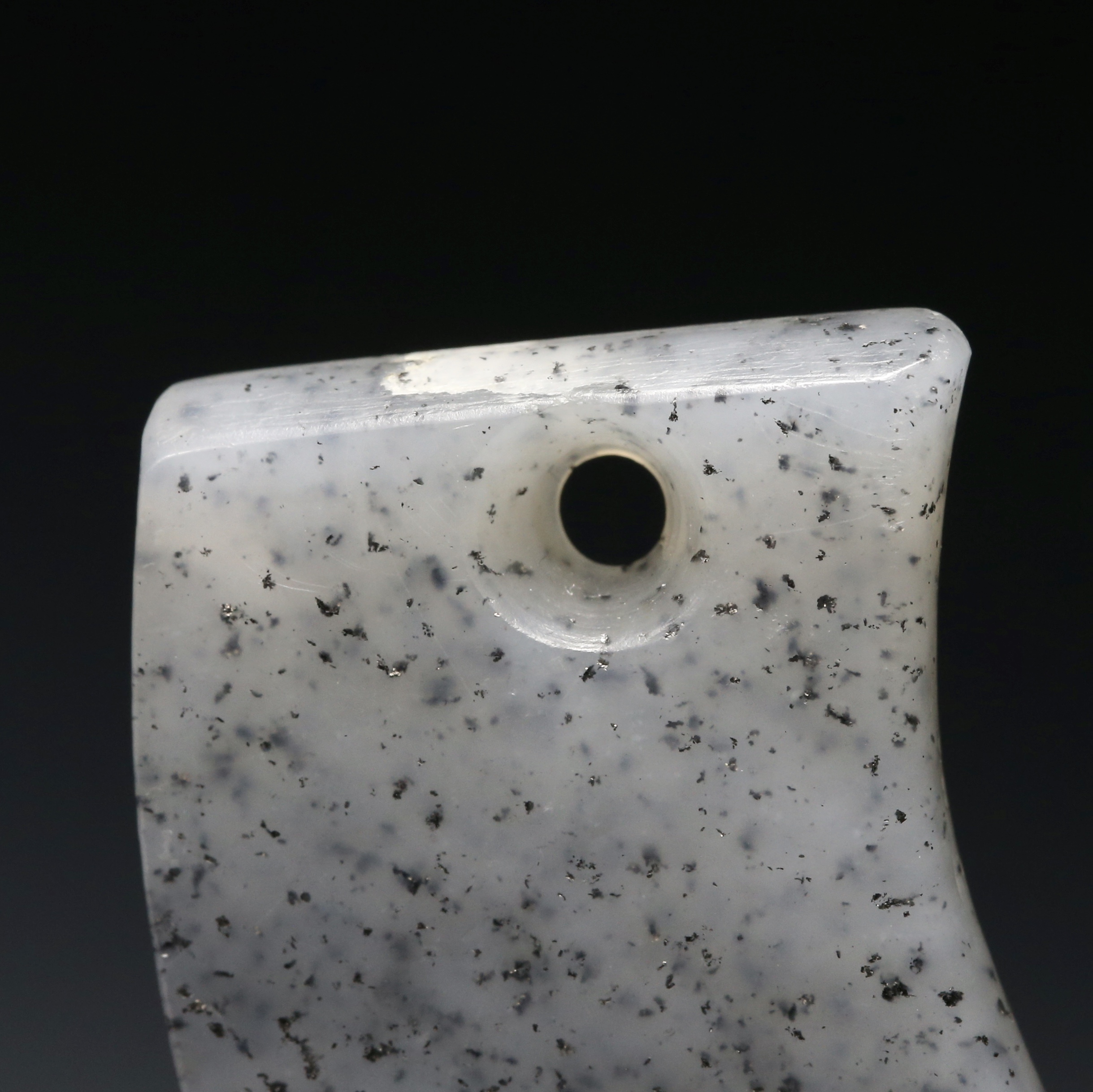 文化期和田墨玉素璜 - 洪艺宁古代珠宝工作室