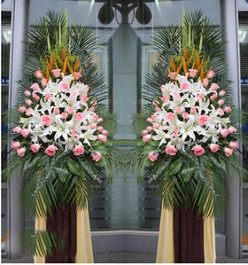 欣欣向荣（单个）  30支粉色玫瑰，10朵白色百合，天堂鸟搭配（1490）