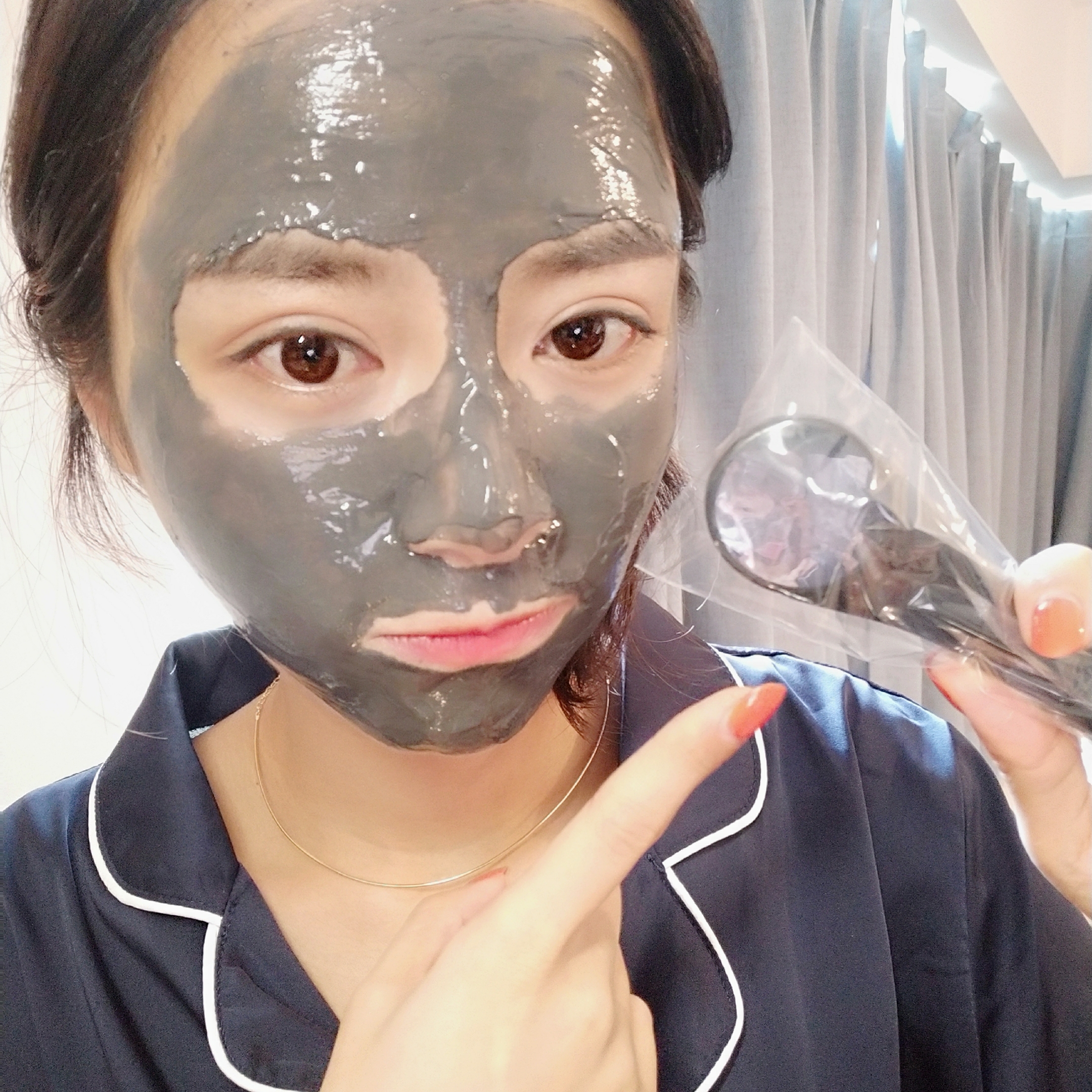 [火山泥面膜] 深层清洁去黑头 林允推荐 送吸磁棒