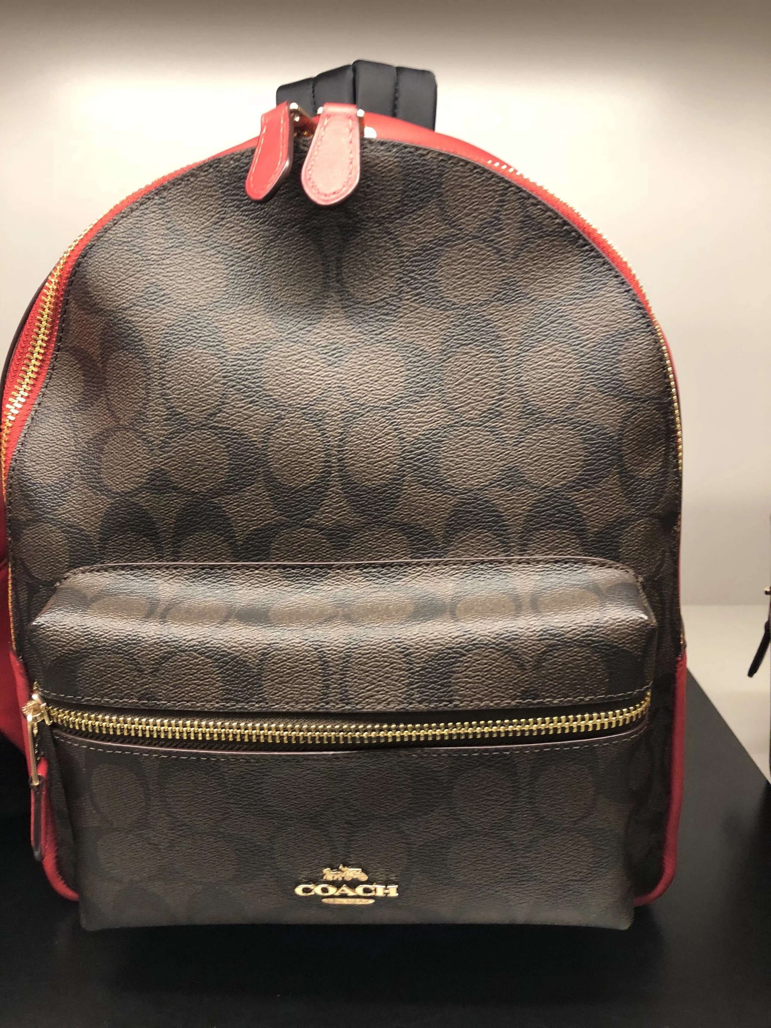 coach蔻驰 最新款中号双肩背包 女士包包