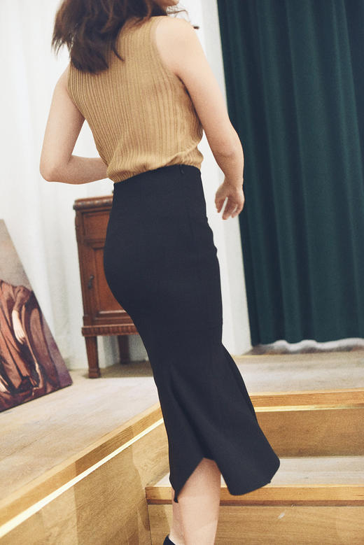 Atelier Miss Lu / Olga-黑色不规则鱼尾半身裙 商品图2