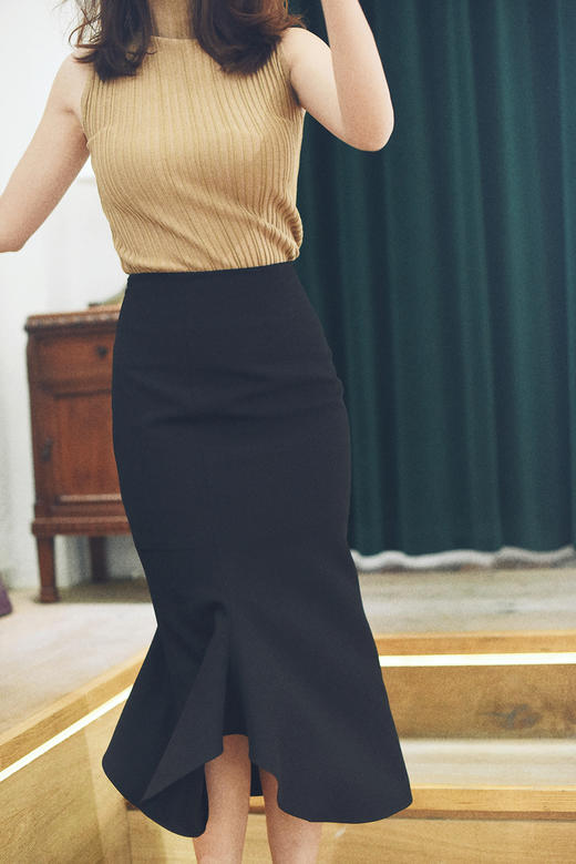Atelier Miss Lu / Olga-黑色不规则鱼尾半身裙 商品图0