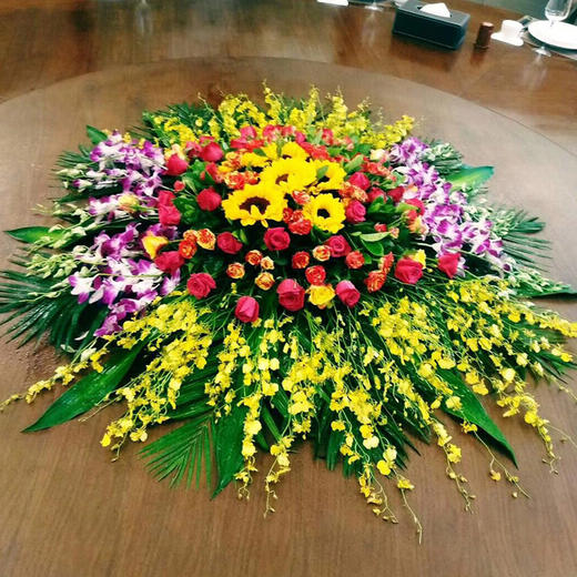 大圆桌鲜花餐桌鲜花会议桌鲜花大餐桌圆桌时尚中间圆形鲜花装饰实用大