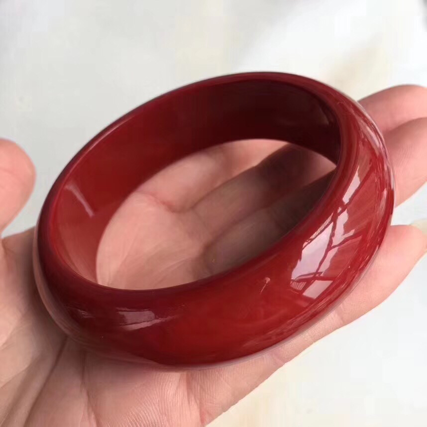 珊瑚拼接宽镯,买到就是赚到 ,戴个红色珊瑚手镯又有气质又有面儿,圈口
