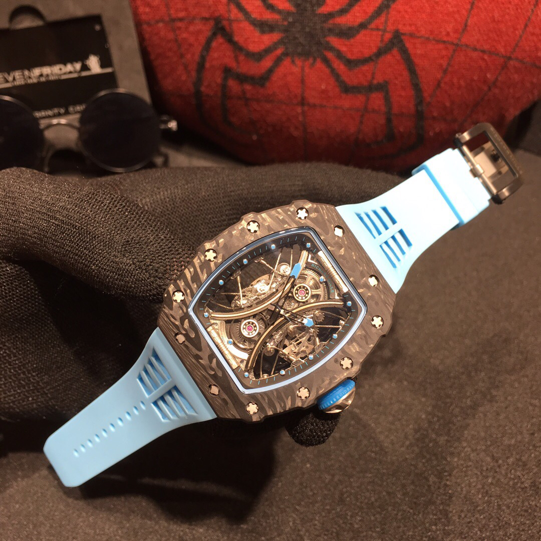 理查德米勒【richard mille】rm53-01 这款腕表充满动感与活力.