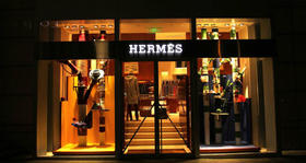 女孩子收入到达多高才可以买奢侈品？