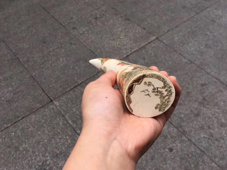 【401074】猛犸象牙剥皮乳牙尖小摆件