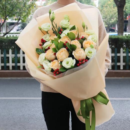 香槟丽人 -11支香槟玫瑰，洋桔梗，黄莺点缀（1657） 商品图0