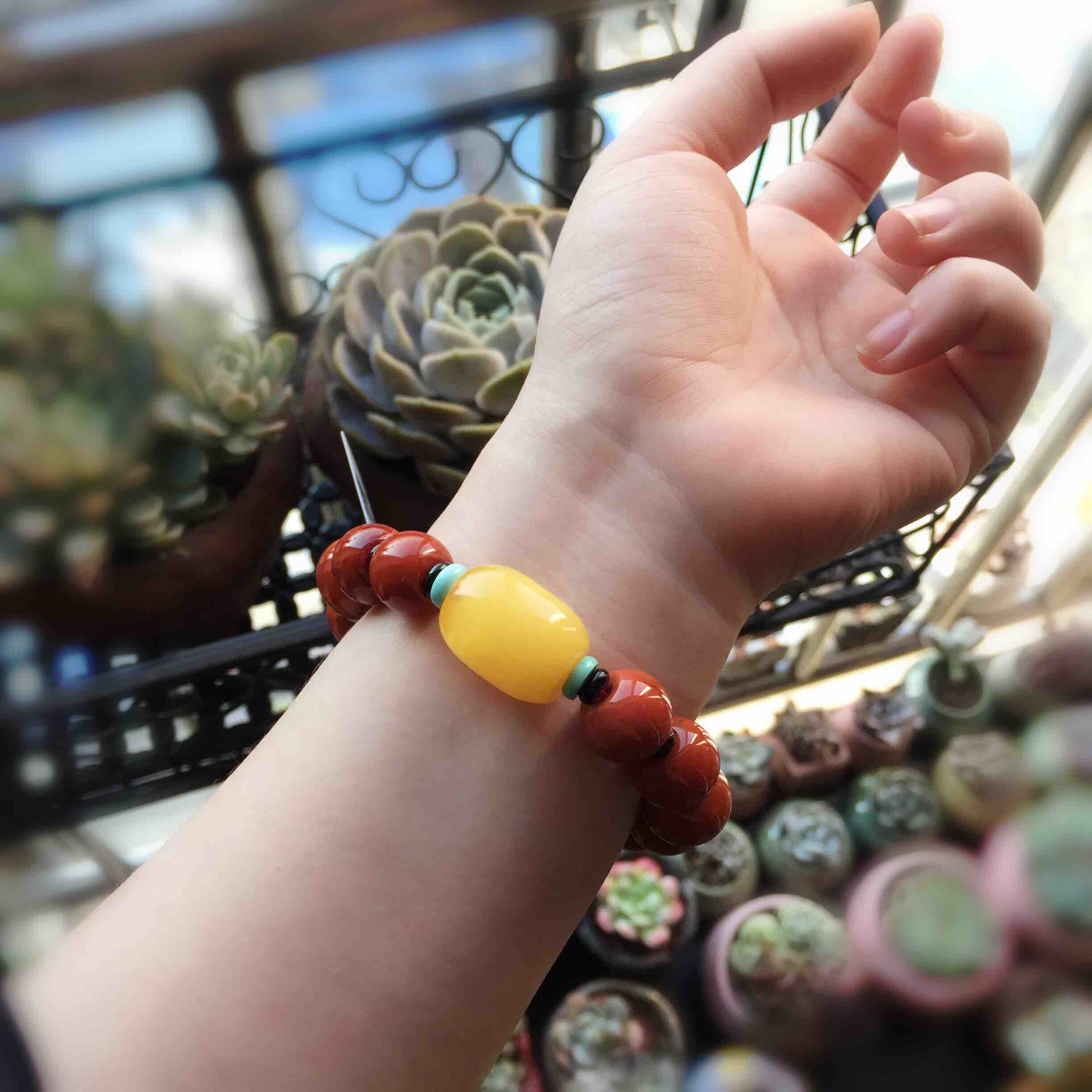 川料火焰纹南红鼓珠手串,男款,15-16mm,蜜蜡桶珠16*21mm