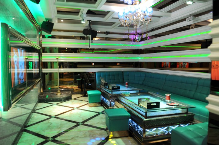 【丽江芭芘ktv】98元欢唱套餐(需提前预约,含包房 鸡尾酒 豪华果盘