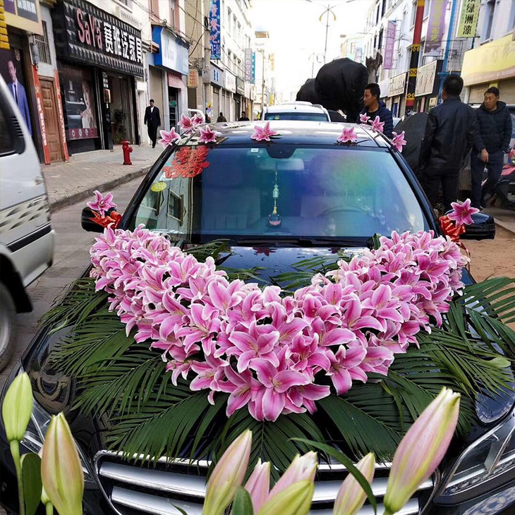 高档百合创意韩式婚车装饰—v形花盘摆放豪华气派婚车花车装饰