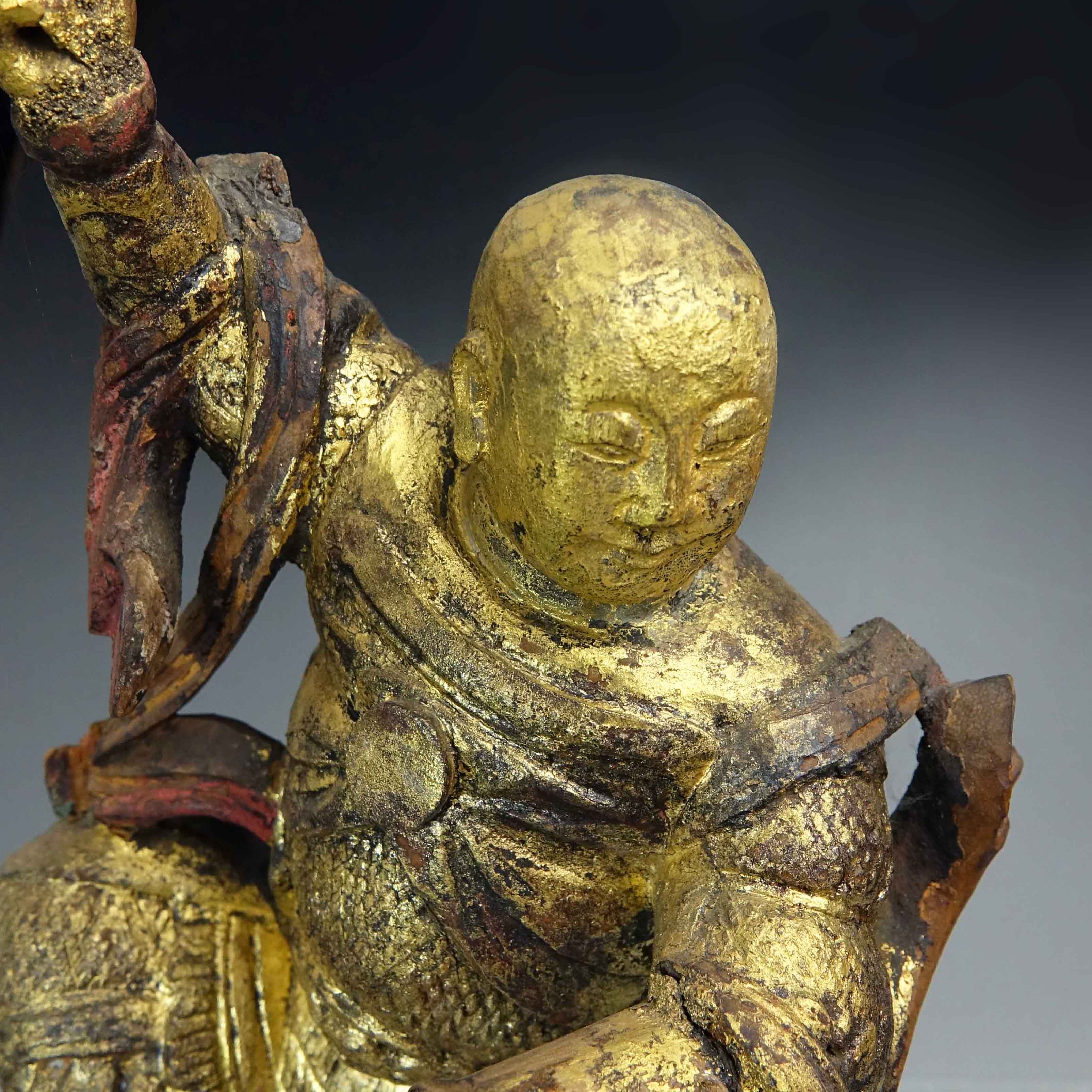 清代木雕描金降龙罗汉