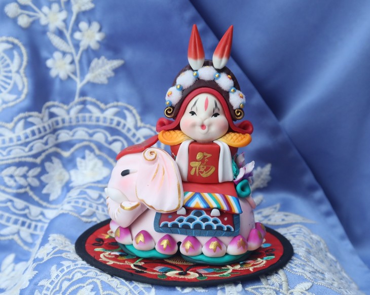 儿童玩具? 泥彩塑吉祥兔爷