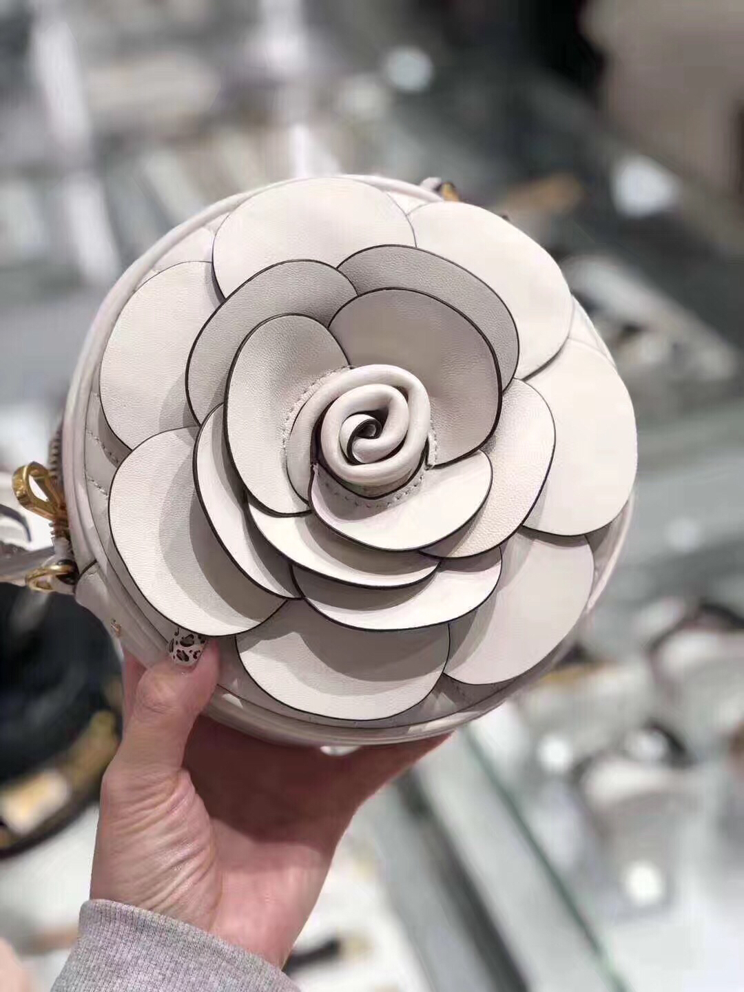 mk vivinane canteen立体全皮山茶花斜挎包