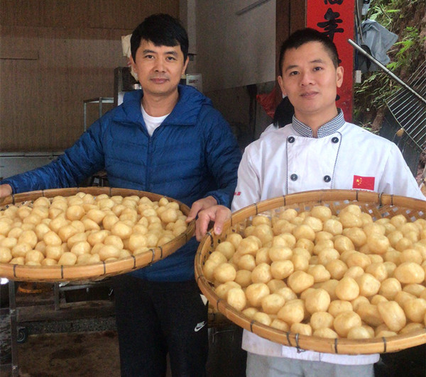 羅定魚腐 皺紗魚腐,是雲浮羅定市的特產,相傳製作歷史已達七百多年,這