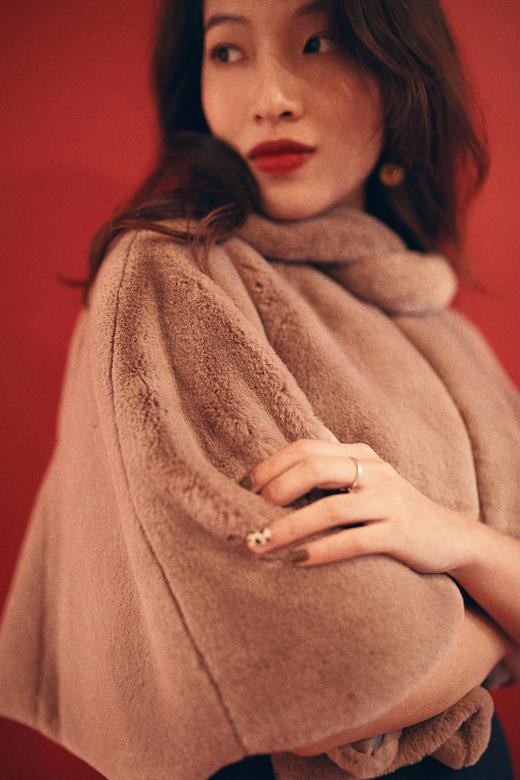 AtelierMissLu / Anita 藕荷粉兔毛小斗篷 商品图3