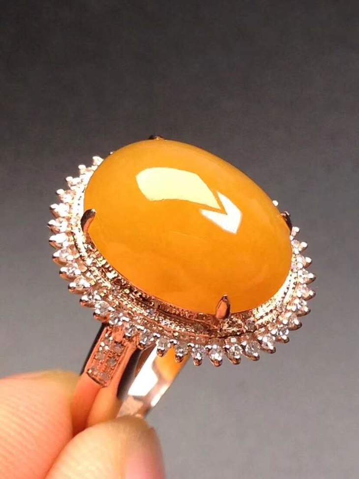 翡翠栗子黄蛋面戒指