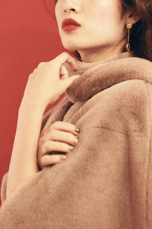 AtelierMissLu / Anita 藕荷粉兔毛小斗篷 商品图2