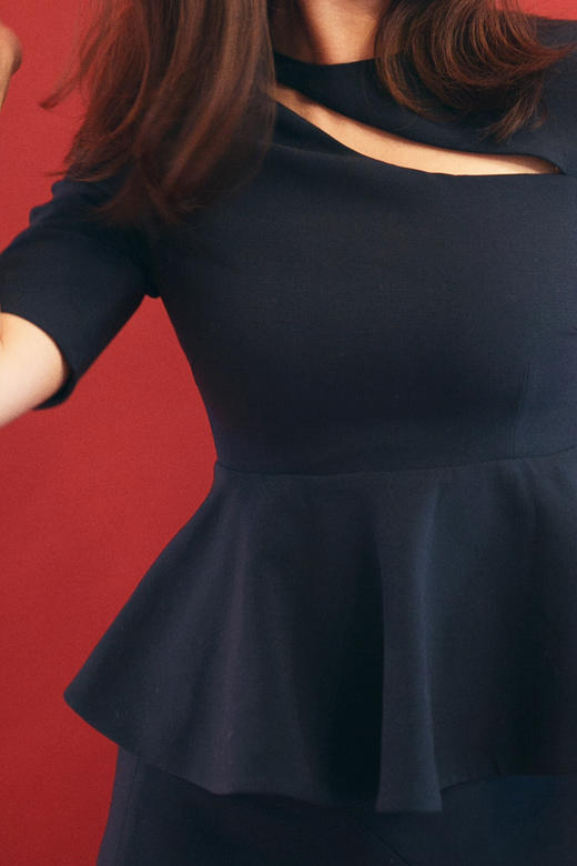 AtelierMissLu / Stacy 藏青镂空中袖上衣 商品图3