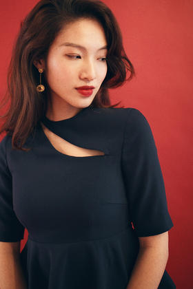 AtelierMissLu / Stacy 藏青镂空中袖上衣