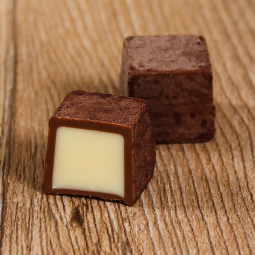 【牛奶味】明治雪吻牛奶巧克力62g 商品图2