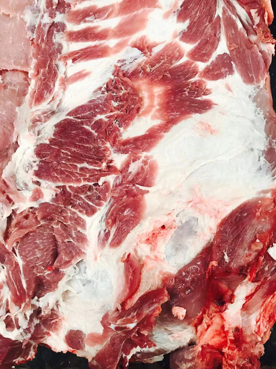 【自有10个多月黑猪肉*不吃饲料不吃泔水*半散养】