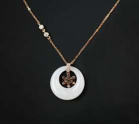 18k玫瑰金和田玉（白玉）吊坠-雪舞