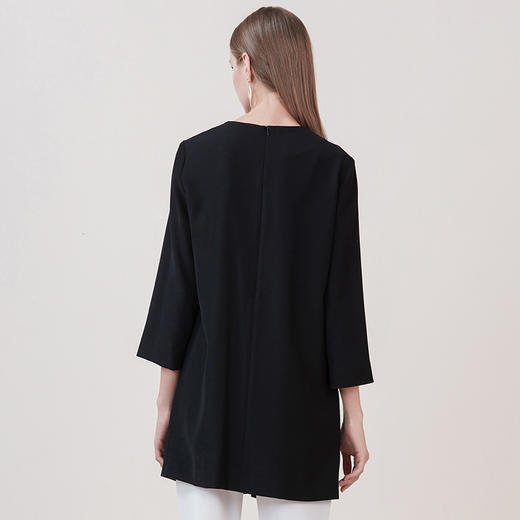 EITIE爱特爱品牌女装冬季新款宽松休闲七分袖圆领黑色衫5813513 商品图4