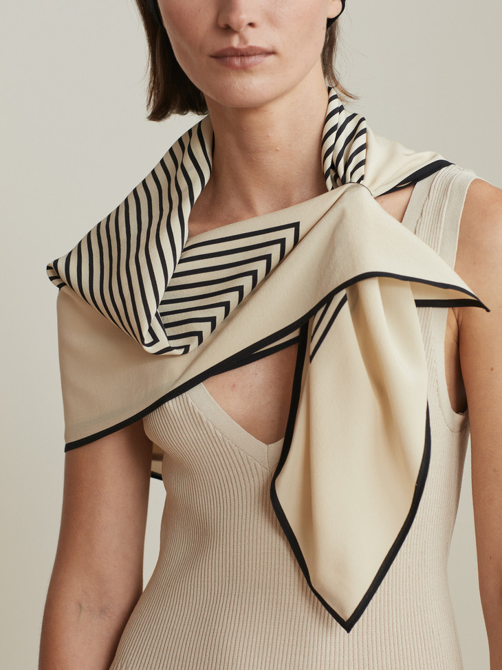 toteme 19ps 黑色/奶油色大号venezia几何条纹丝巾