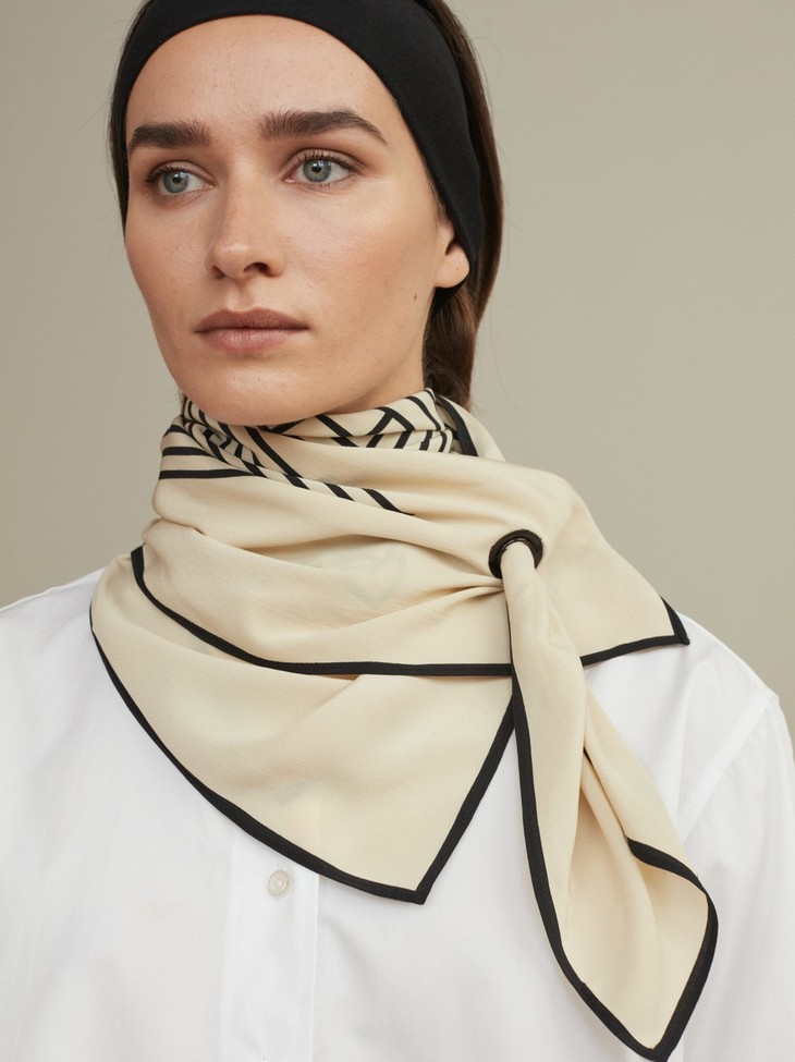 toteme 19ps 黑色/奶油色大号venezia几何条纹丝巾