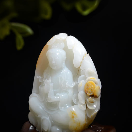 和田玉（羊脂玉）独籽摆件--观音716g（孙有庚） 商品图4