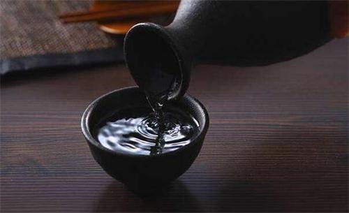 白酒时间越久越醇厚？