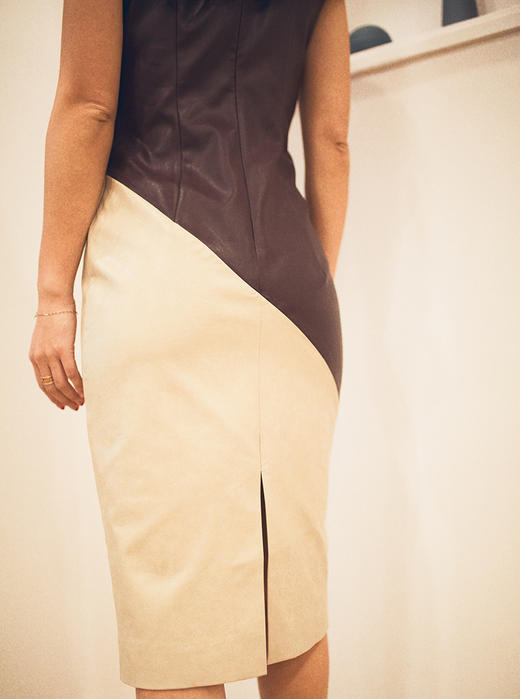 AtelierMissLu / Julie 酒红米白几何拼色仿皮连身裙 商品图5