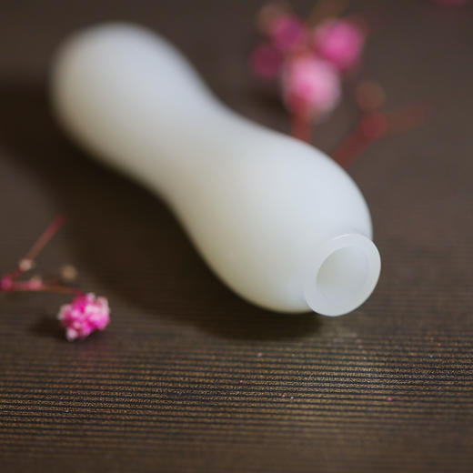 和田玉（白玉）籽料小花瓶摆件--岁岁平安  30g 商品图2