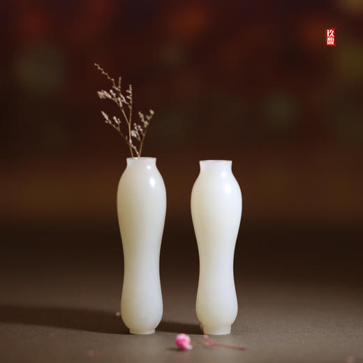 和田玉（白玉）籽料小花瓶摆件--岁岁平安  30g 商品图0