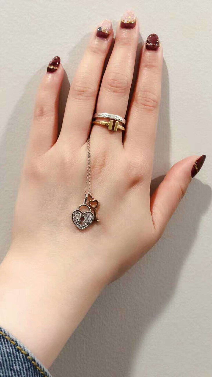 情人节特价!梅西钻石心锁项链