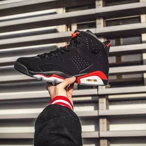 冠希上脚热潮版黑红 aj6!