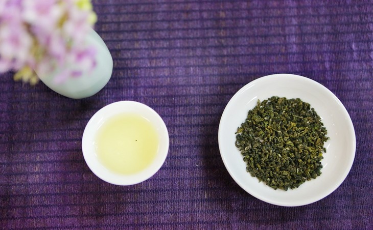 【2018】球状白毫青茶 | 台湾的实心包揉工艺 茶汤绿且透光亮 不苦不