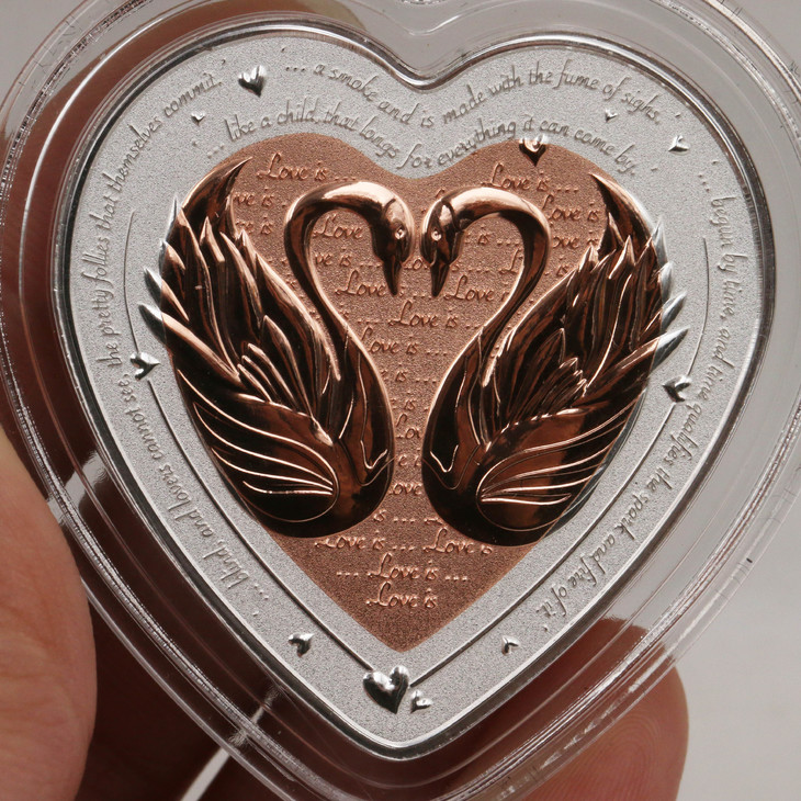 【首批预售】2019年爱情颂歌-天鹅心形双金属精制纪念币