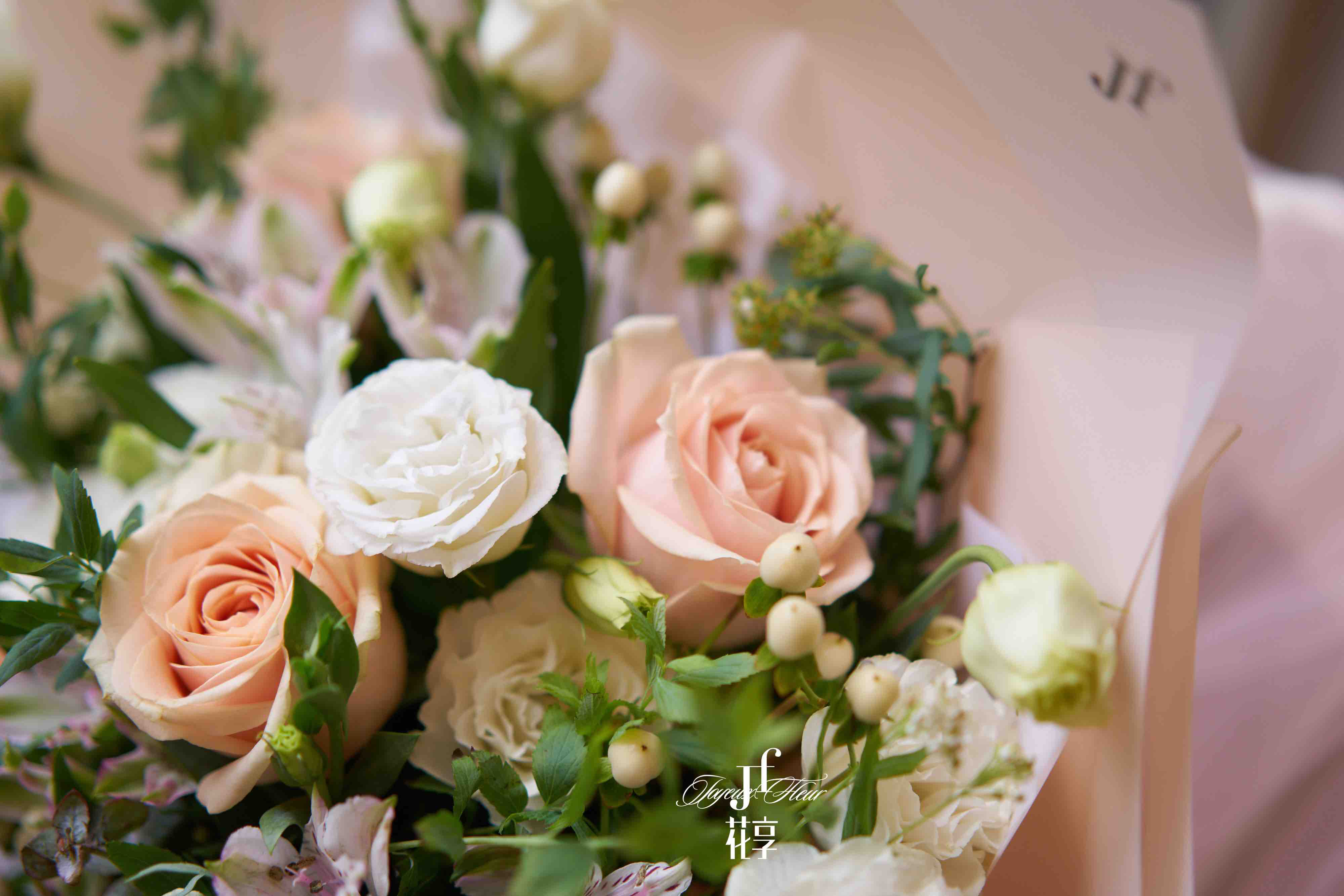 花享·鲜花花束·香槟色温柔系花束