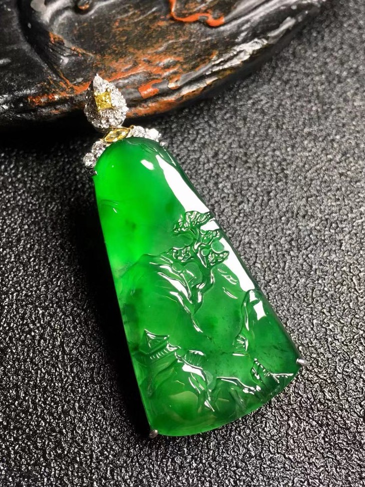 【z3389】翡翠18k金镶冰种山水牌吊坠