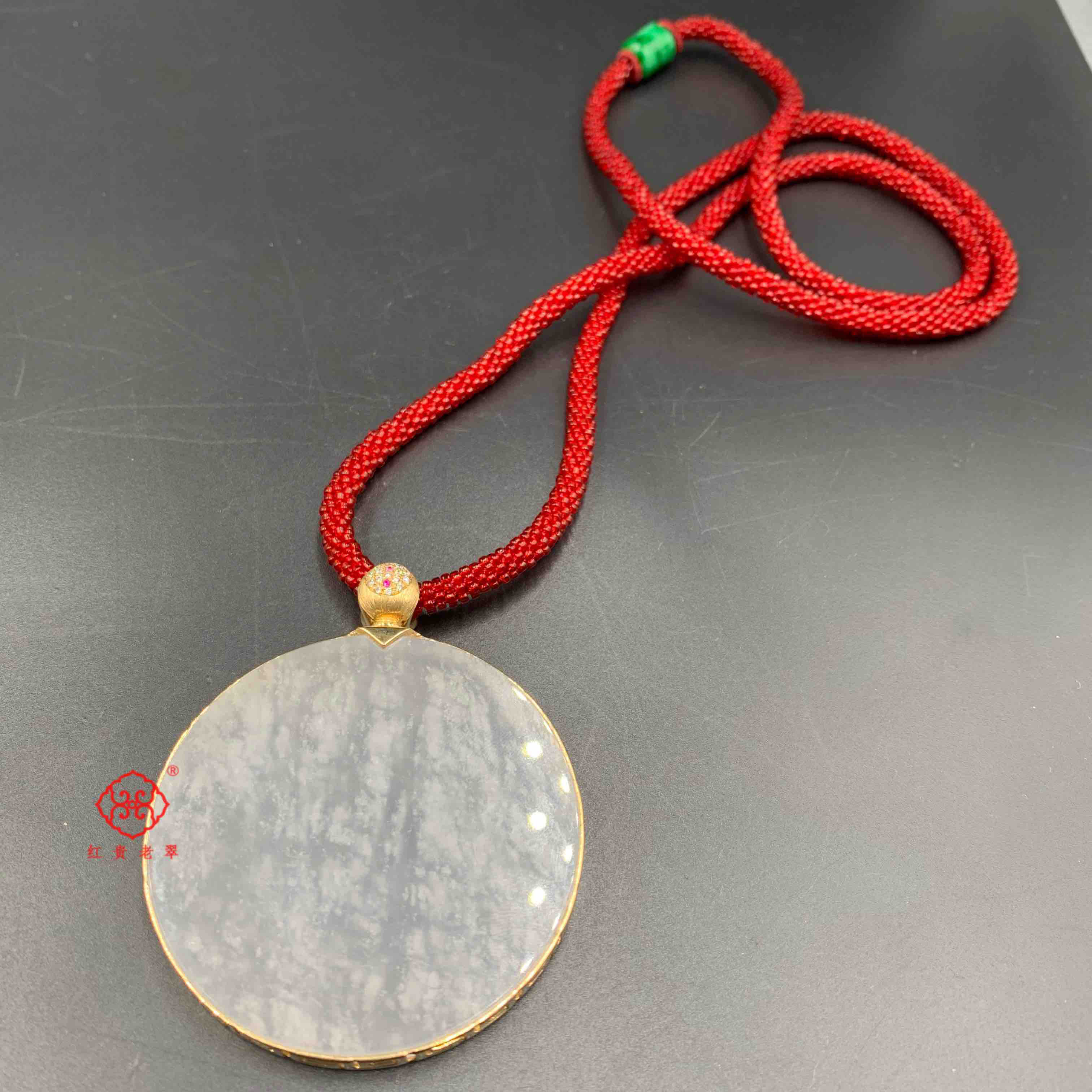 手镯心做的,特别有意境,唯美大气,厚实完美,镶嵌18k黄金,钻石,红宝石