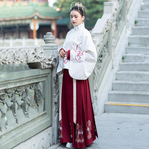 原创传统汉服刺绣百鸟朝凤白色上袄酒红两片式襦裙套装货号ys9703