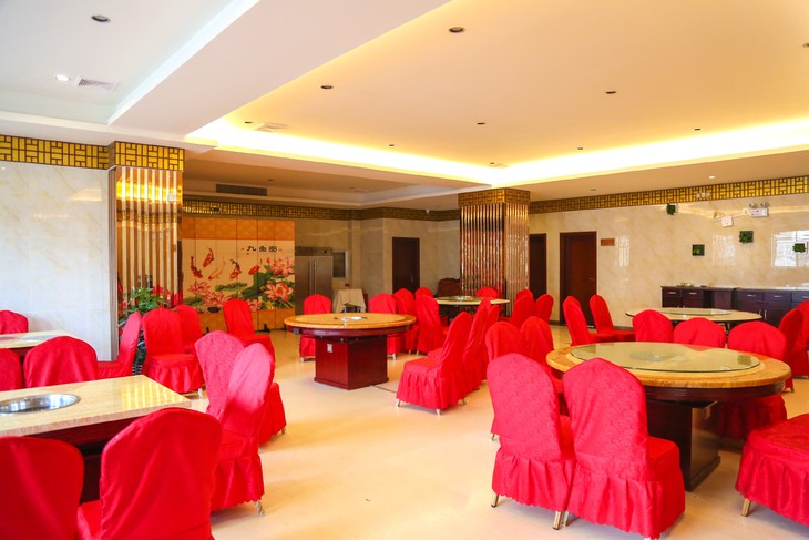 又能吃好玩好,满足您 说到吃,住,玩一条龙,观雪山,观象山的舒 适酒店