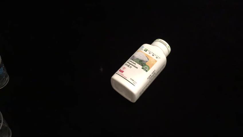 纽崔莱钙镁片酸碱度产品示范