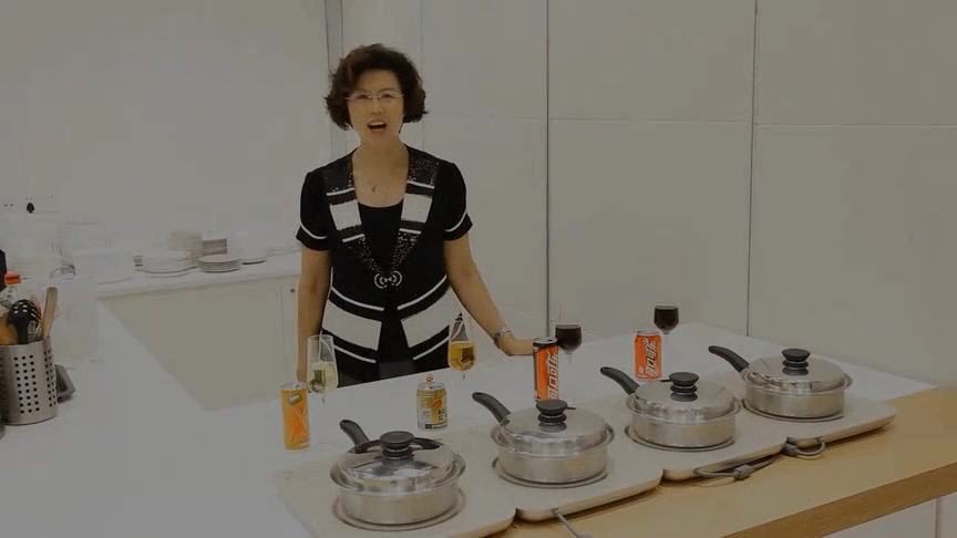 XS饮料含糖示范及央视报道