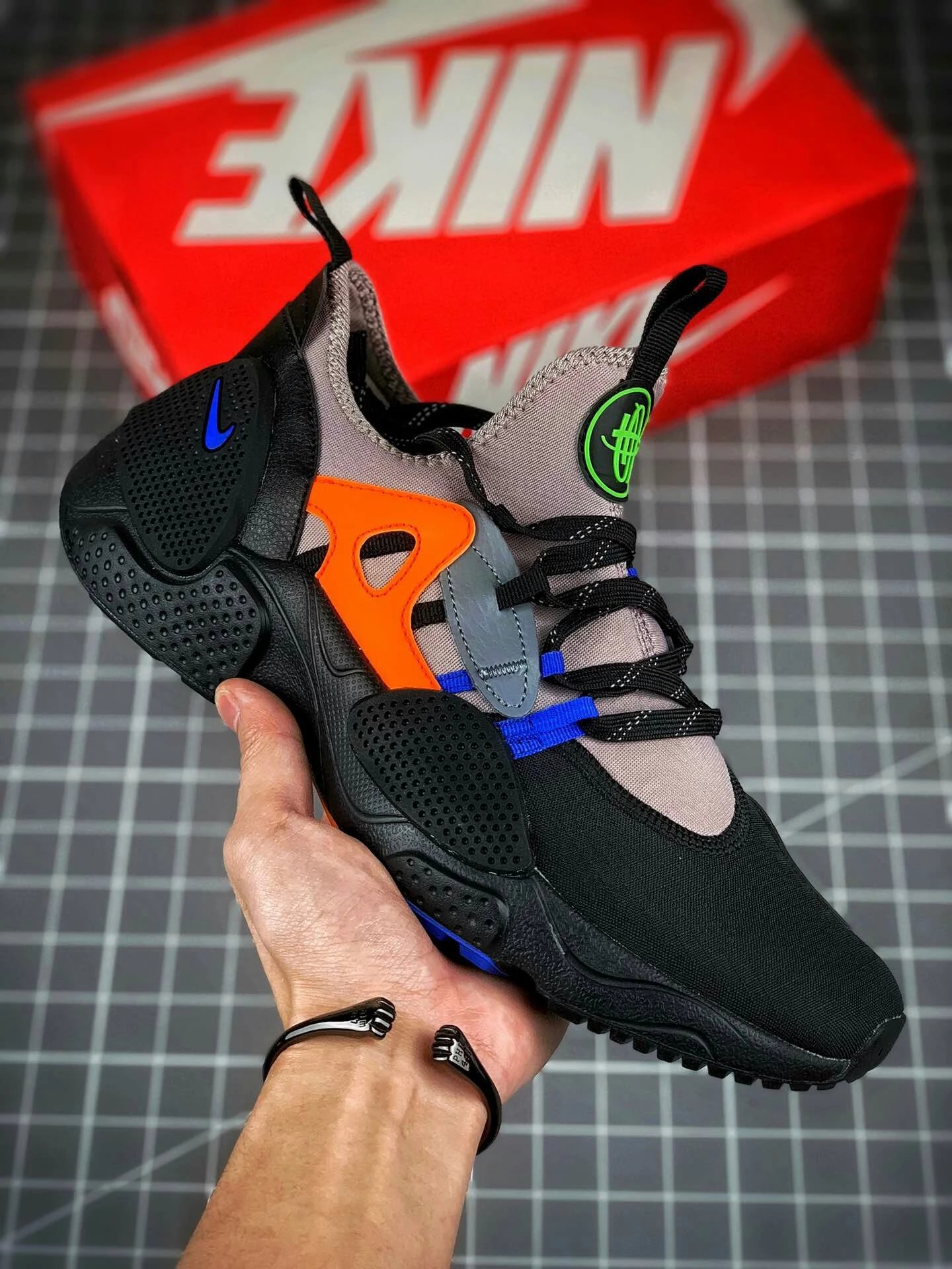 耐克 华莱士7代机能跑步鞋 ao1697-005黑橘nike huarache e.d.g.e.