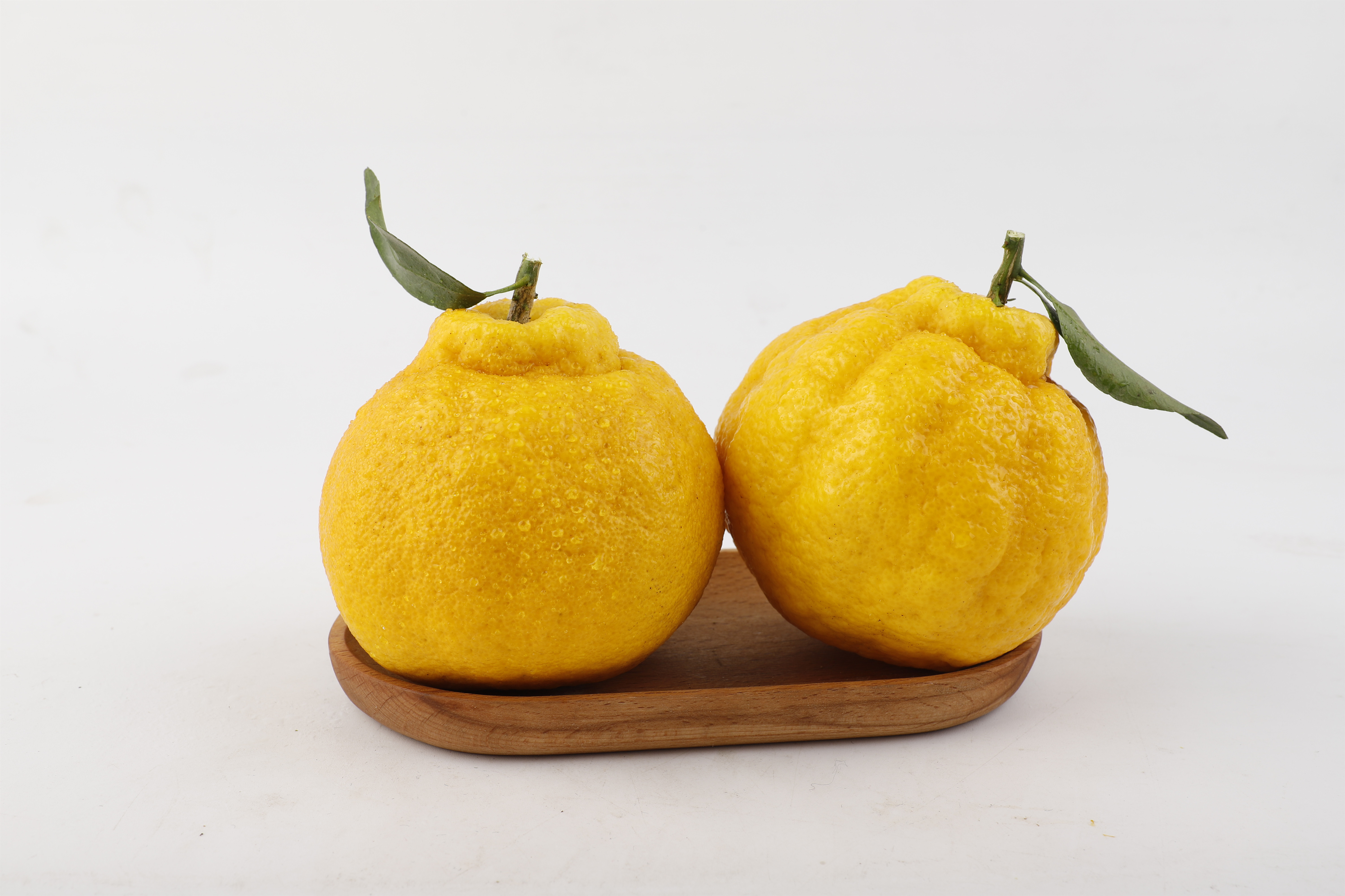 99%的人都没吃过的 i 柠檬不知火 外表很丑 内心很甜 超多汁水 清爽