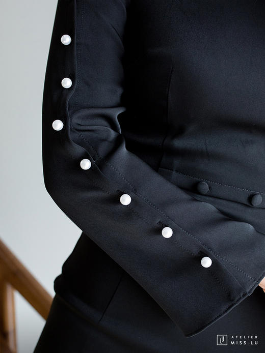 AtelierMissLu / Janel-光泽黑珍珠纽扣装饰连身裙 商品图7